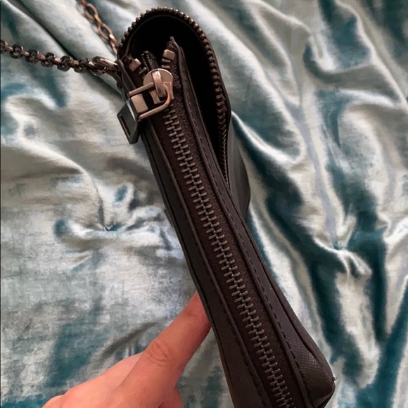 Black Zipper Crossbody - Picture 3 of 6